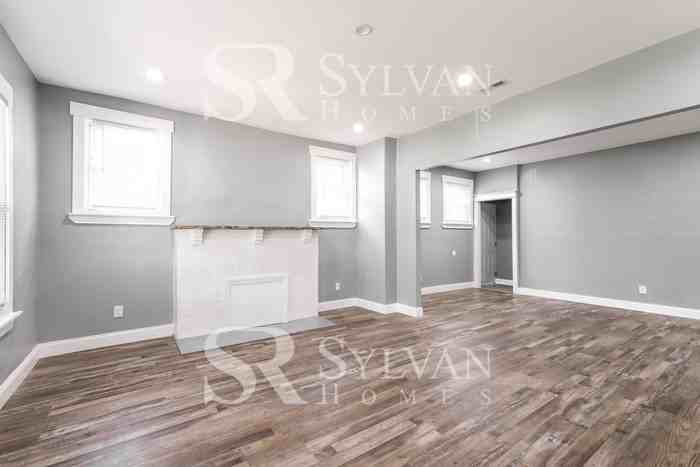 2902 Chelsea Ter - Photo 3 of 16