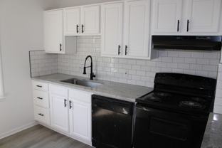 713 N Sunset Dr - Photo 1 of 1