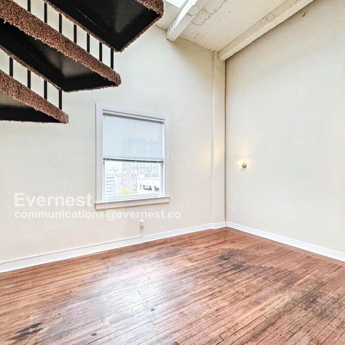 525 E Grace St #407 - Photo 4 of 10