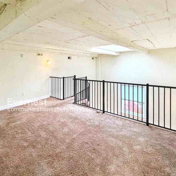 525 E Grace St #407 - Photo 5 of 10