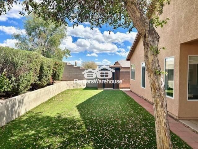 16268 W Sierra St - Photo 4 of 28