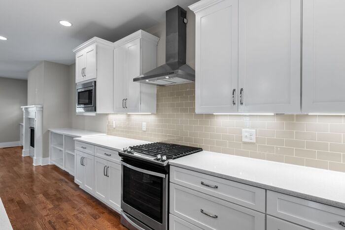 835B Gale Ln - Photo 2 of 38