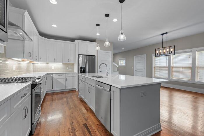 835B Gale Ln - Photo 3 of 38