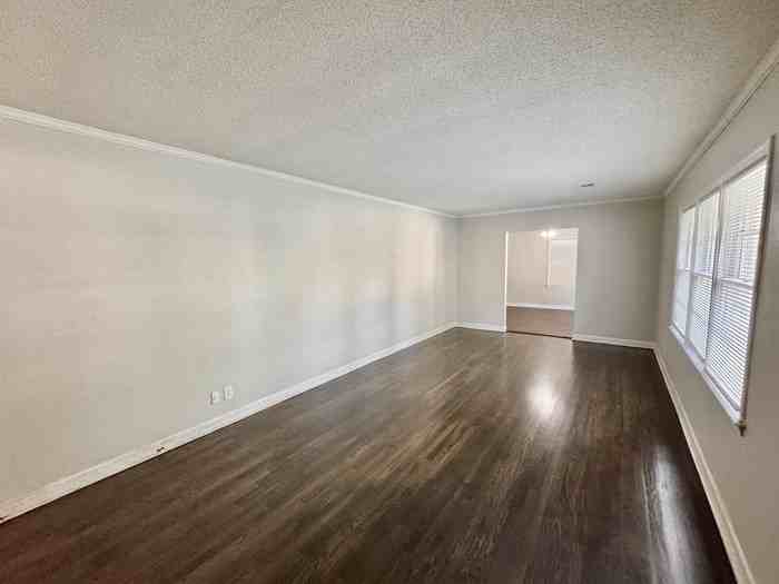 2929 Bede Rd - Photo 5 of 21