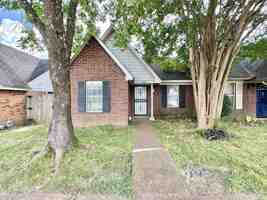 featured image of 6481 Summer Crk E