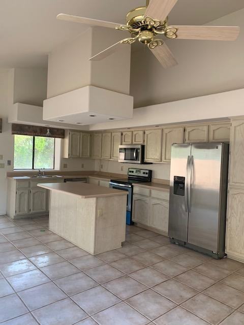 2910 N Hartwick Ave - Photo 5 of 19