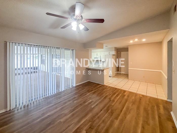 11206 Fiddlewood Dr - Photo 6 of 25