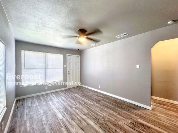 1607 El Paso St - Photo 7 of 29