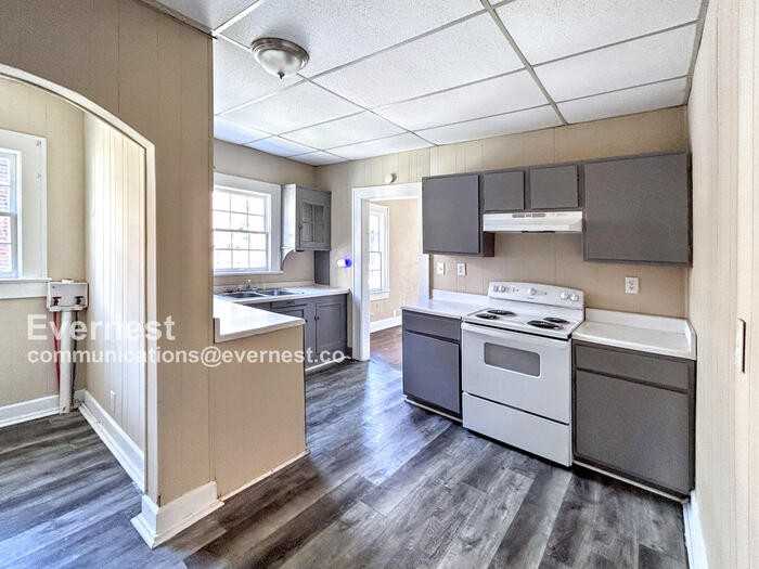 1828 Saint Charles Ct Sw - Photo 4 of 18