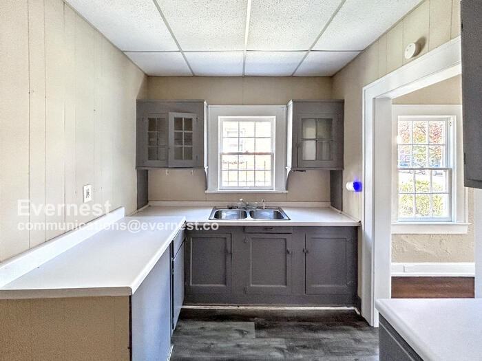 1828 Saint Charles Ct Sw - Photo 2 of 18