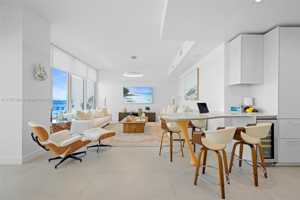 featured image of Collins Ave & NE 170th St