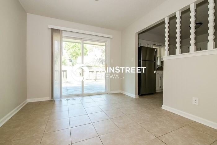 6924 Northwest Pleasant View Court - Photo 5 of 19