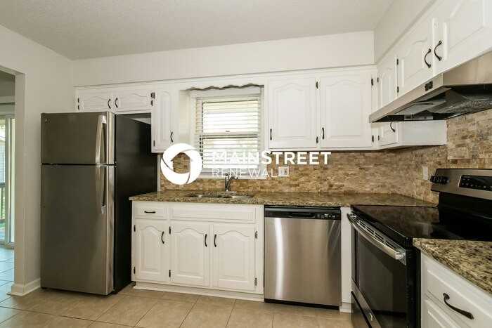 6924 Northwest Pleasant View Court - Photo 6 of 19