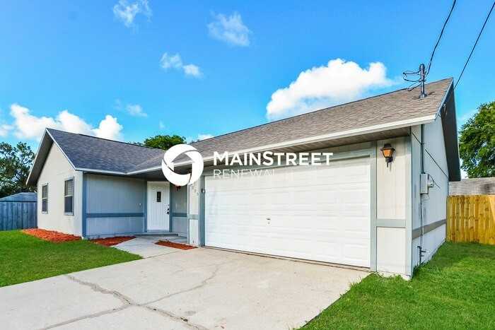 6005 Keystone Ave - Photo 2 of 15