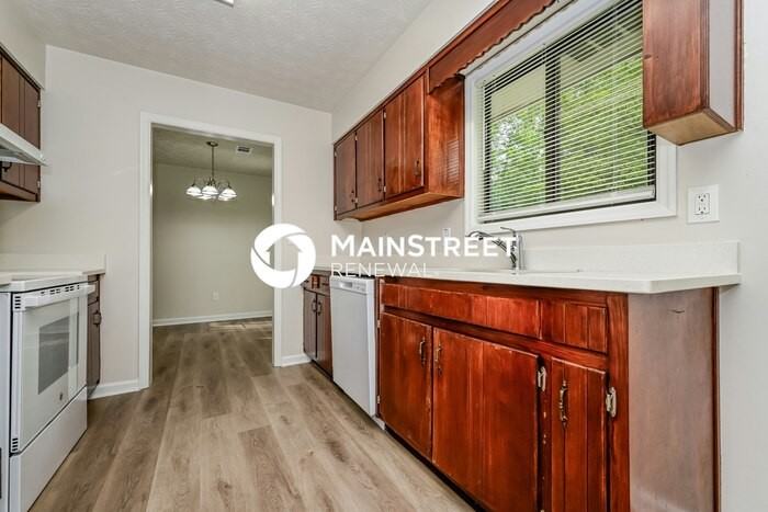 2140 Terri Lane Southeast - Photo 7 of 18