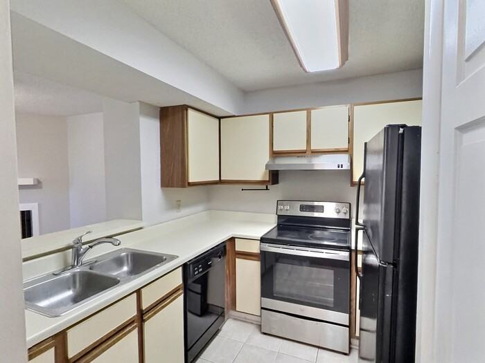 3803 Chimney Ridge Place - Photo 3 of 22