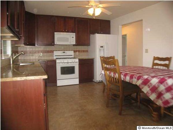 24 Horicon Ave - Photo 2 of 6