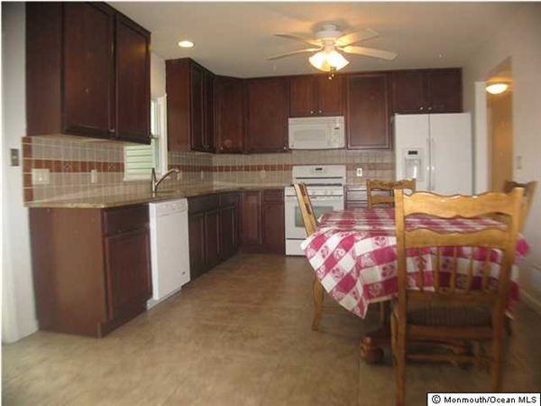 24 Horicon Ave - Photo 3 of 6