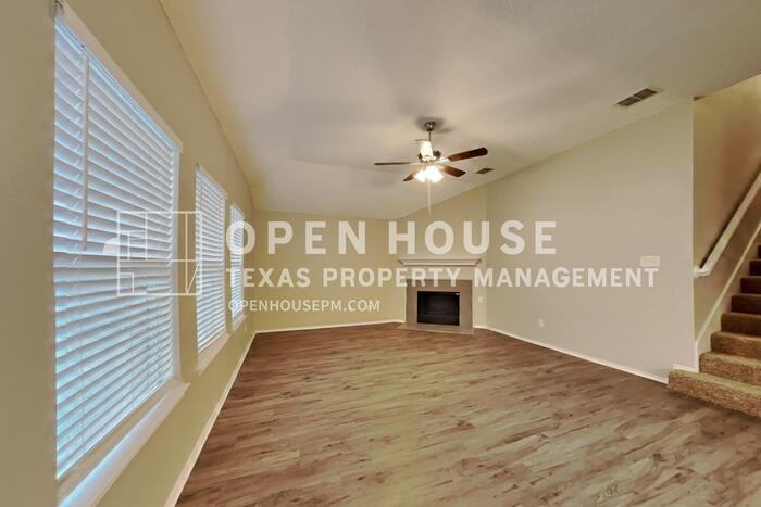 2110 Dewberry Dr - Photo 4 of 20