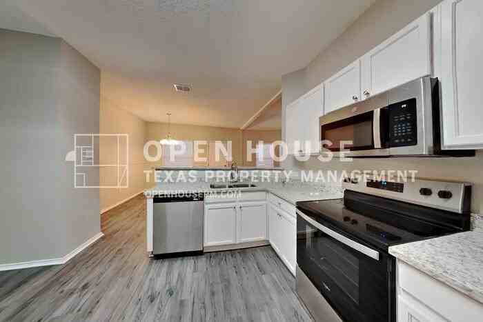 2110 Dewberry Dr - Photo 5 of 20