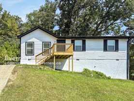 700 15th Ct Nw - Photo 1 of 1