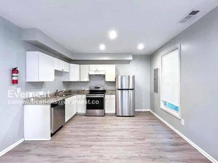 2175 Fairburn Rd Sw - Photo 2 of 21