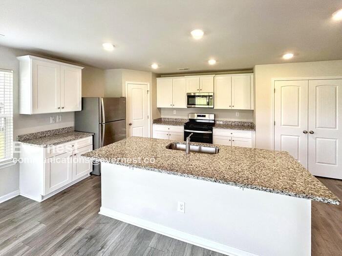 3231 Quintana Dr - Photo 2 of 24