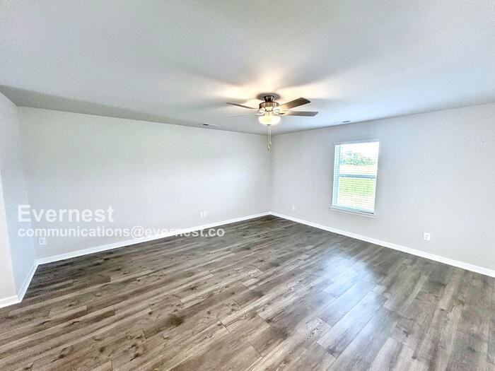 3231 Quintana Dr - Photo 5 of 24