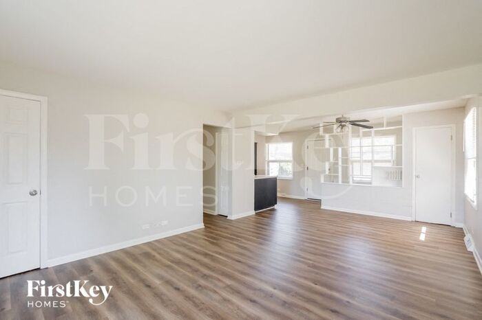 340 E Myrick Ave - Photo 3 of 15