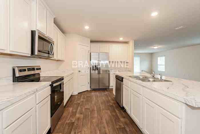 250 Falcon Ridge Rd - Photo 7 of 20