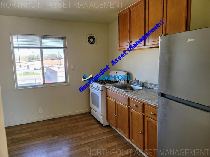 3740 Astoria St #4 - Photo 2 of 6