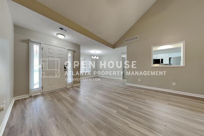 2868 Evonshire Ln - Photo 5 of 18