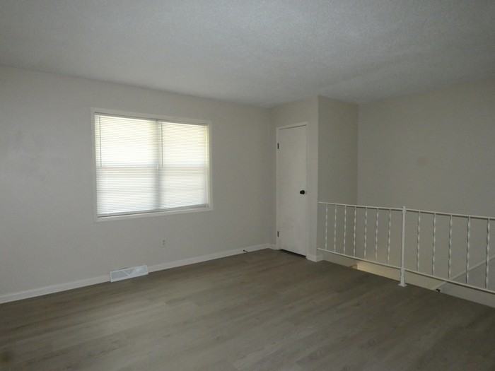 5228 N Richmond Ave - Photo 3 of 17
