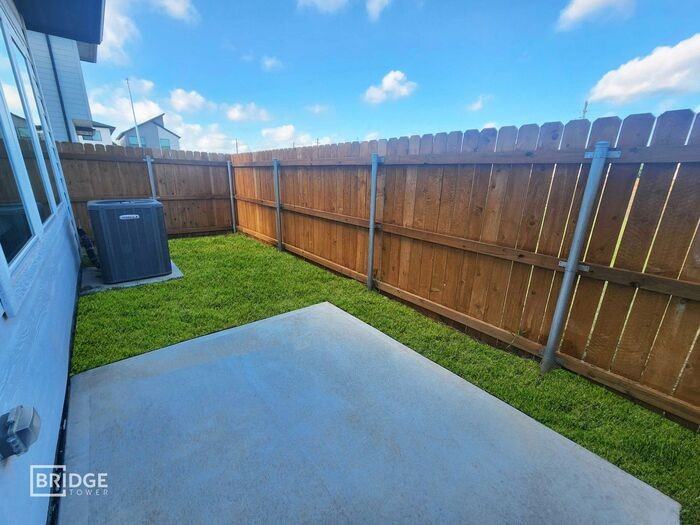 33111 Oak Heights Pl - Photo 2 of 23