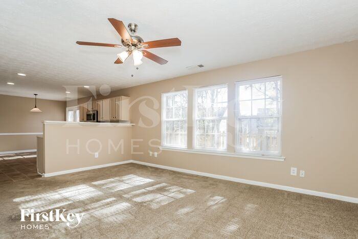 1221 Andrews Dr - Photo 3 of 15