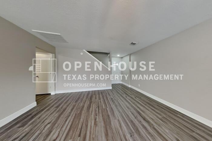 17303 Davenway Dr - Photo 6 of 26