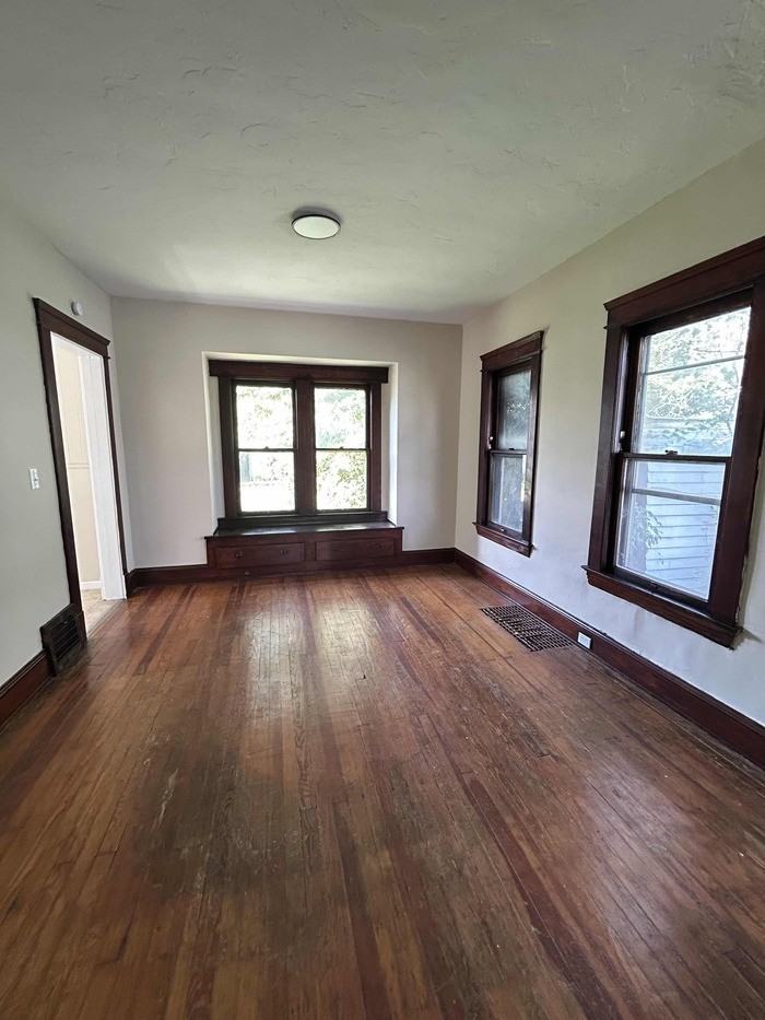 3344 W 44th St - Photo 3 of 39