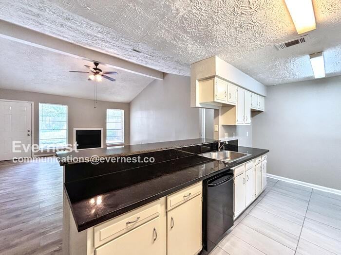 203 Woodvale Dr - Photo 5 of 27