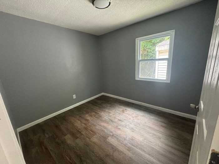 10113 Duke Dr - Photo 6 of 10