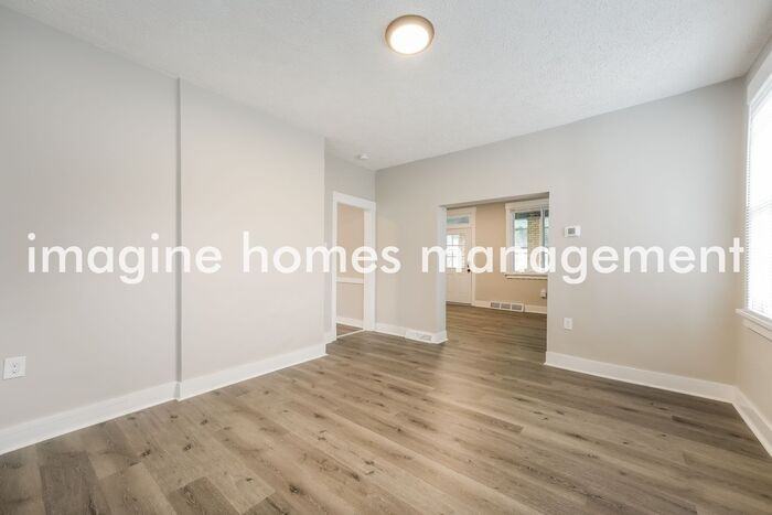 136 Glenmore Ave - Photo 6 of 14