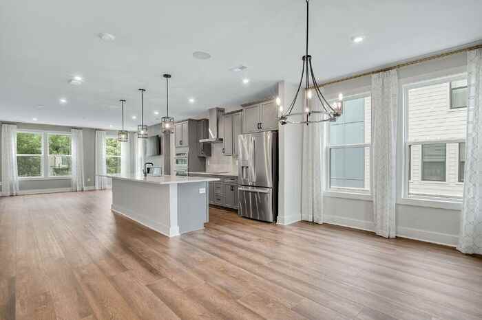 1041 N Lombardy St #B - Photo 5 of 31