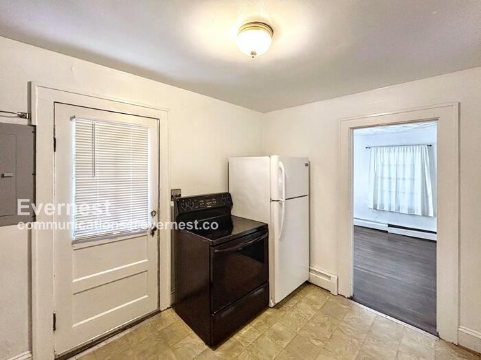 305 North Boundary Street #A - Photo 3 of 14