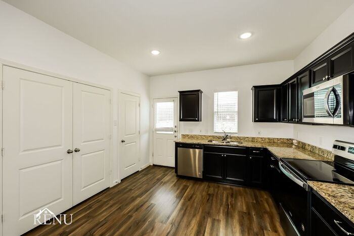 6029 Mojave Dr - Photo 3 of 18