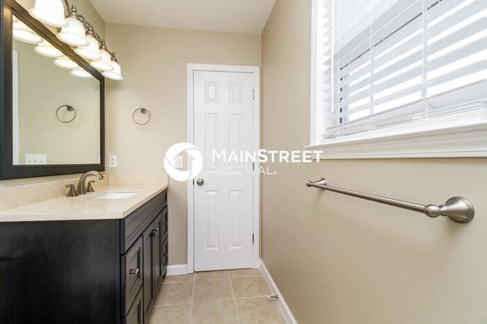 2800 Sutherland Drive - Photo 7 of 15