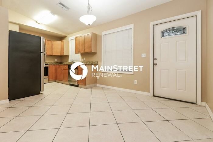 425 Northwest 4th Street - Photo 2 of 16