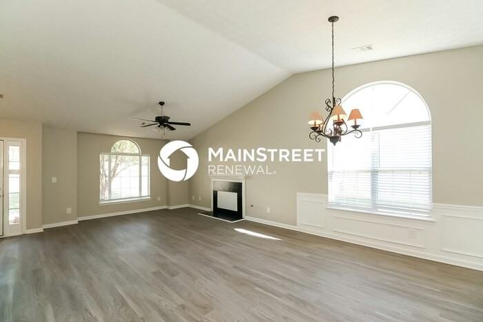 6695 Emerald Pointe Circle - Photo 3 of 16