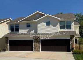 9467 N Baltimore Ave - Photo 1 of 1