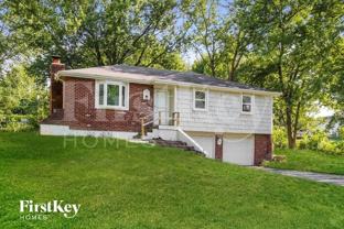 901 Ne 114th Ter - Photo 1 of 1