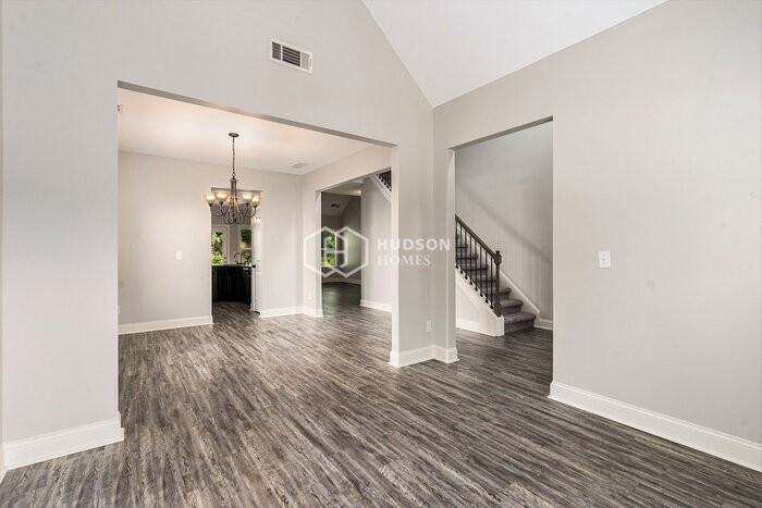 1017 Hartwell Rd - Photo 5 of 29