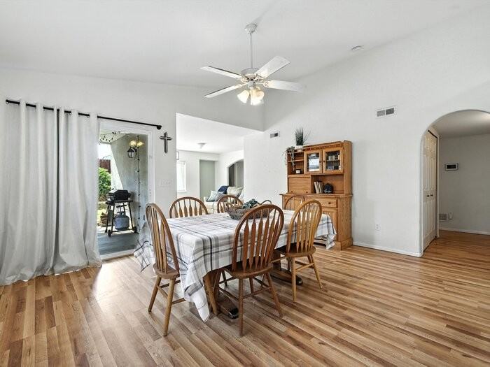 5040 Sage St - Photo 2 of 9
